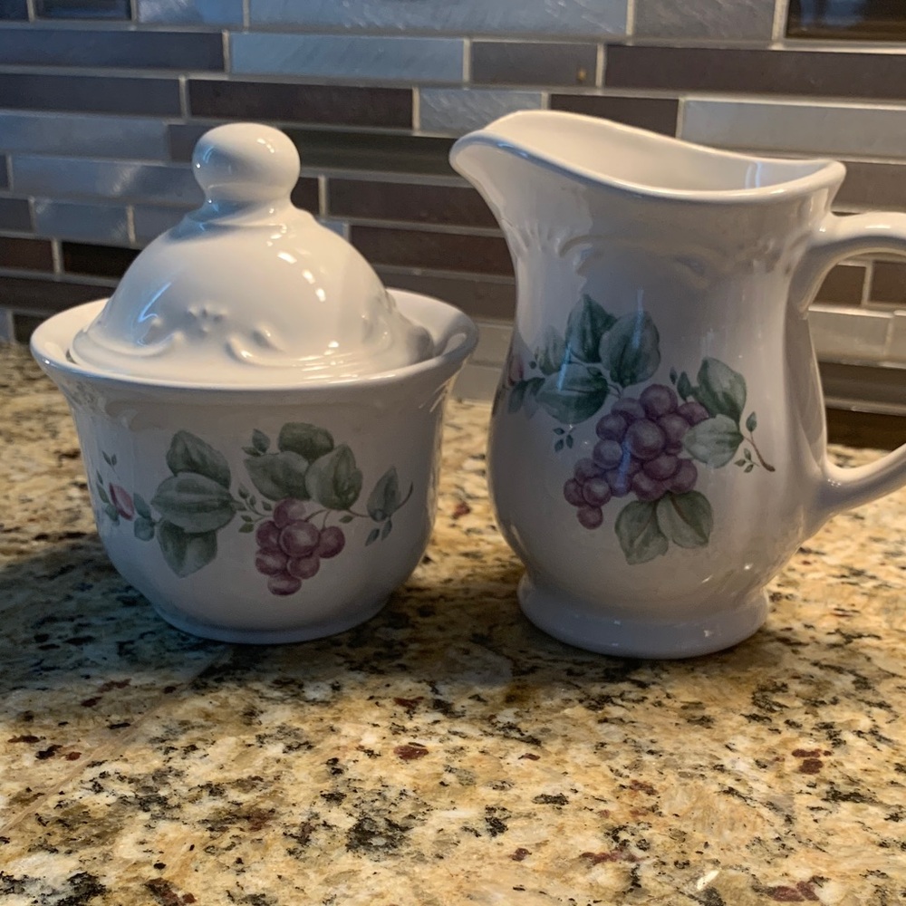 Pfaltzgraff Grapevine Sugar Bowl and Creamer Set